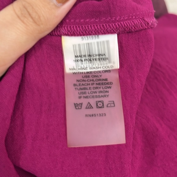 Vince Camuto Flutter Shoulder Crinkle Twill Dress - Picture 5 of 6